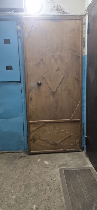 Продам дверь входную