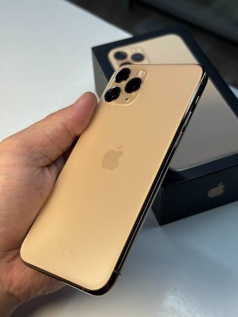 Продам Айфон 11 про