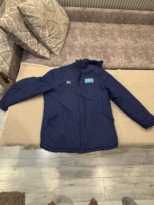 Продам куртку в отличном состояни одевал пару раз