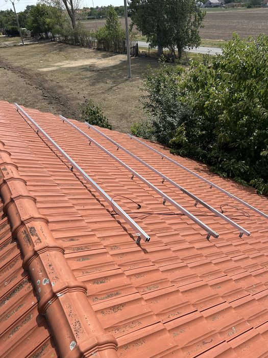 Instalez panouri solare