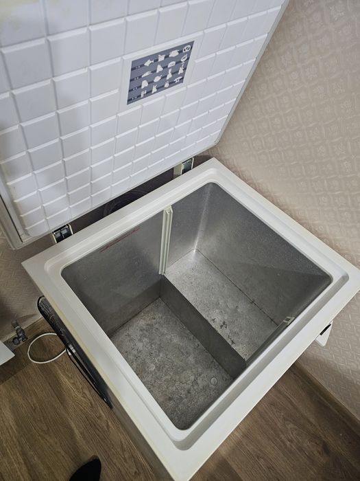 Продам морозильник