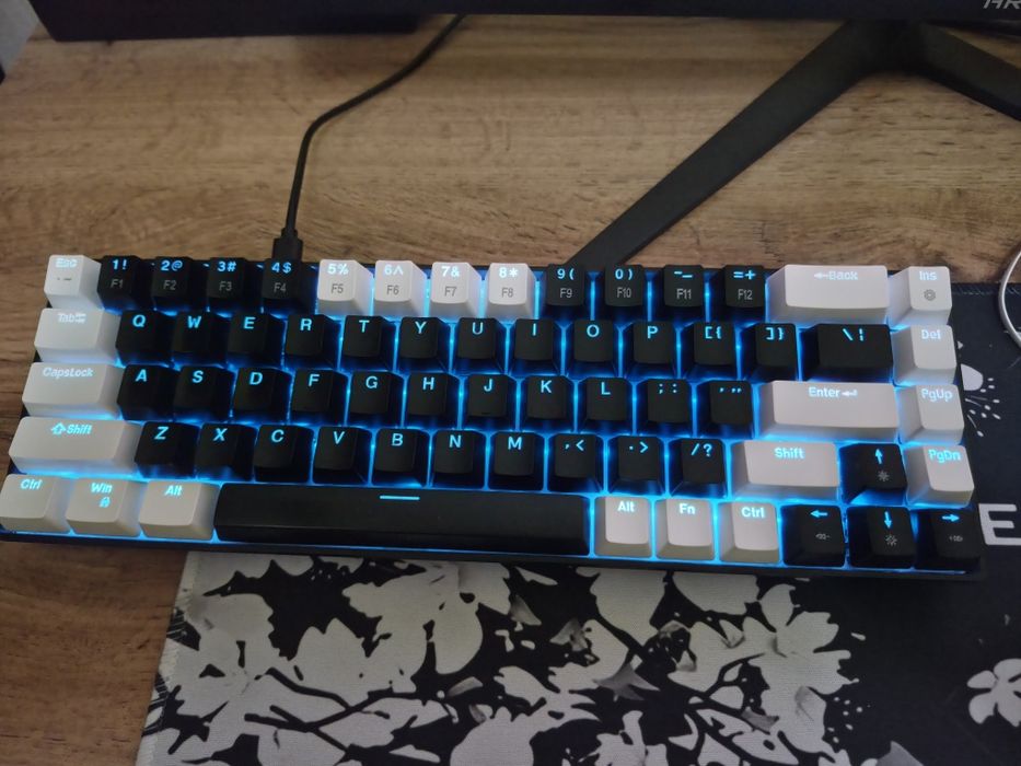 Продам игровую клавиатуру