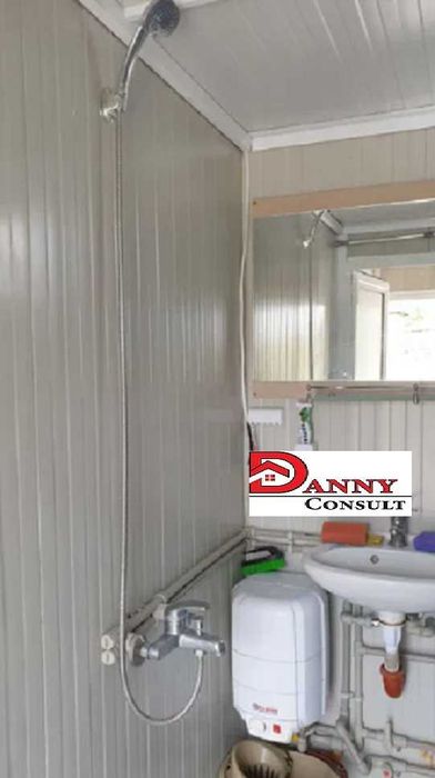 Дворно място с оранжерии в с. Михалци