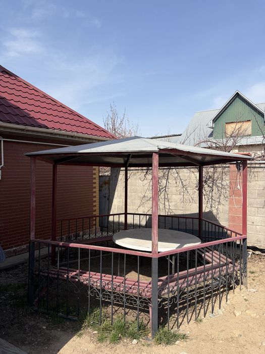 Продам беседку металлическую