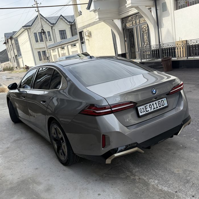 BMW i5 35L 2025 yil M-Sport dop opsiya bor