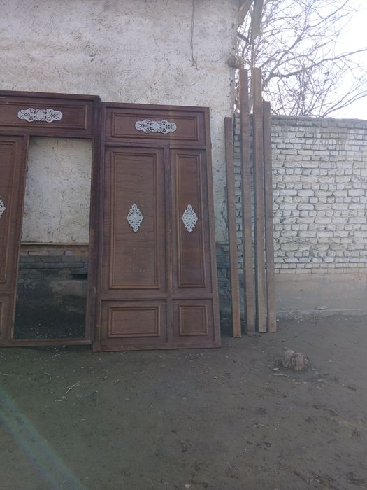 Дарвоза сотилади