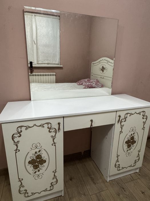 Туалетный столик, шкаф