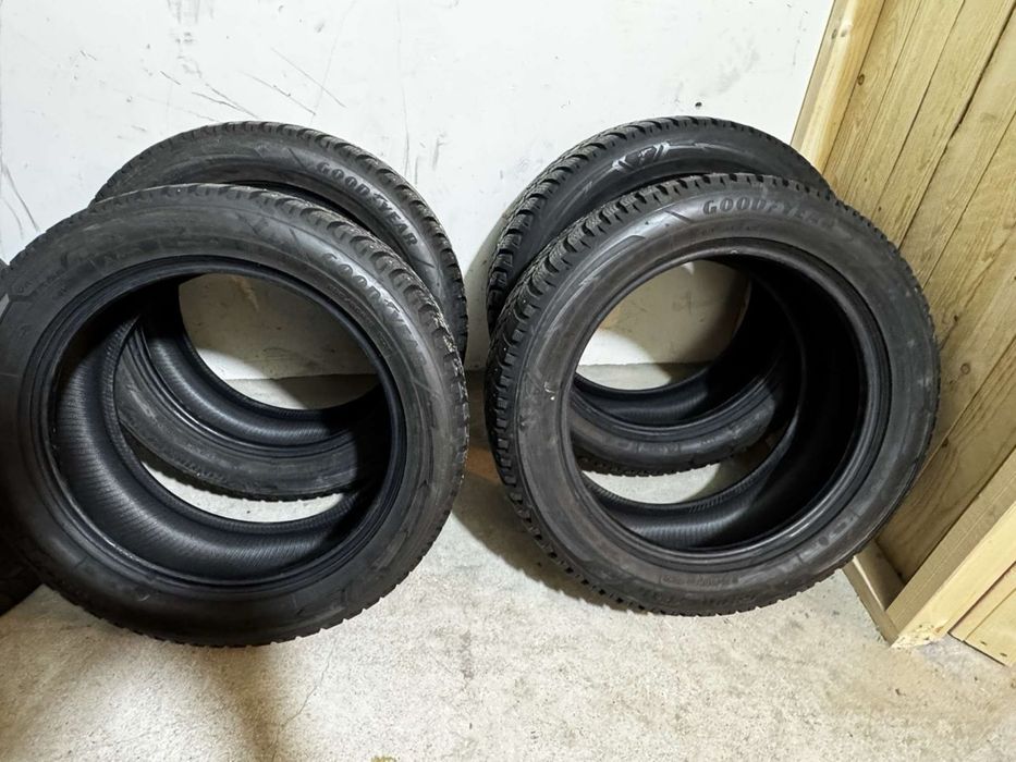 Зимни гуми Goodyear Ultra Grip Arctic 2 SUV 255/50 R19 107T