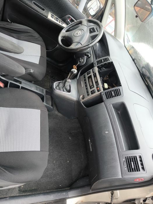 Тойота Корола версия На части 1,8vvti