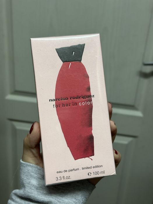 Narciso rodriguez for her in color