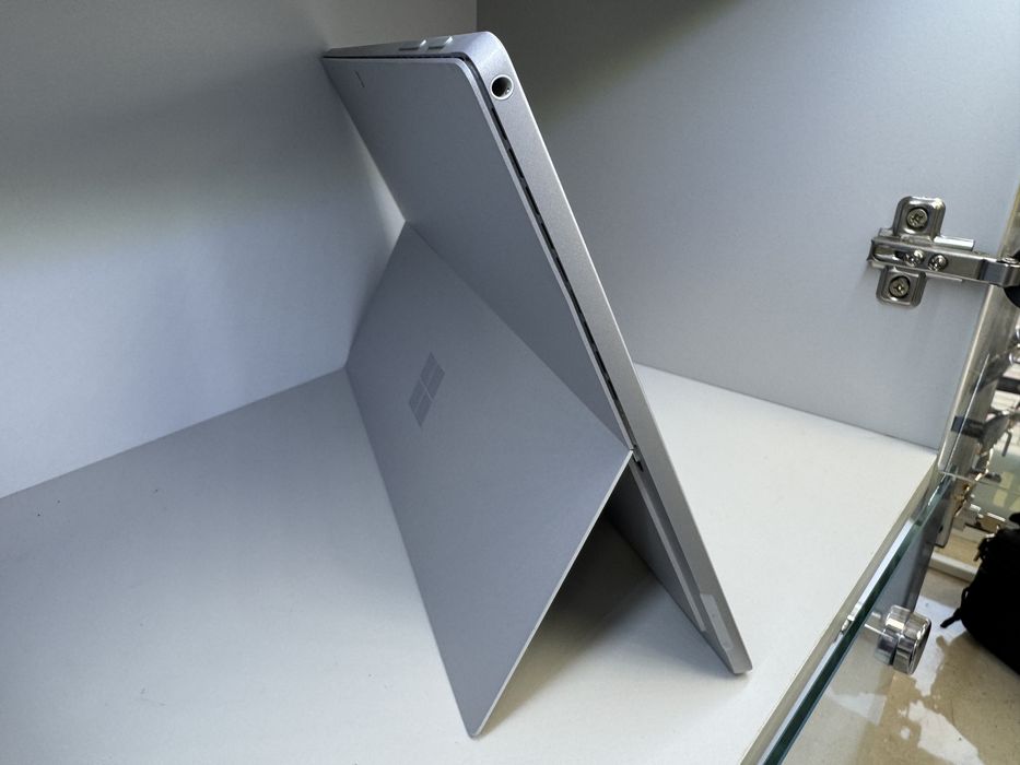 Microsoft Surface Pro 7