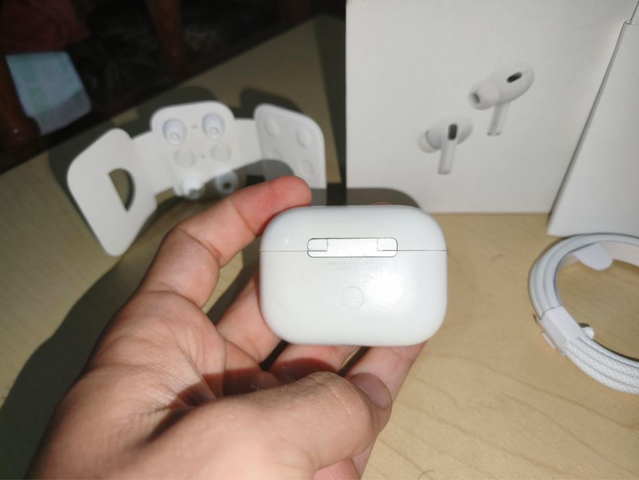 Apple AirPods Pro 2 - Пълен комплект | ГАРАНЦИЯ