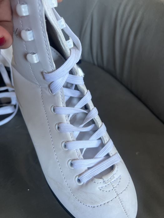 Коньки фигурные для девочки