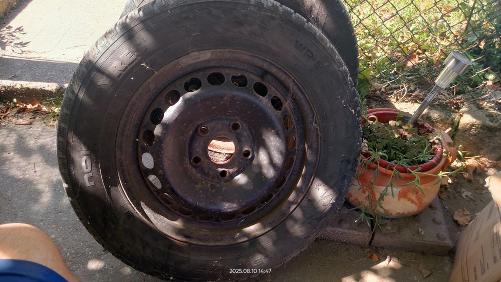 продавам зимни гуми с джанти 3броя dot21