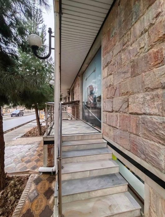 Сдам в аренду помещение 110 кв м , есть жилое и нежилое помещение