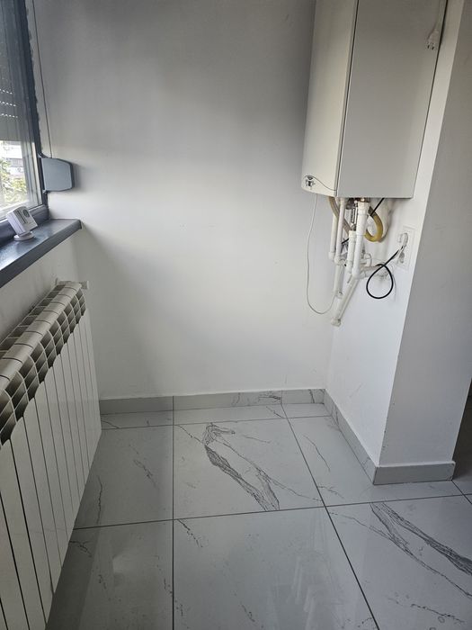 Apartament cu 2 camere decomandate