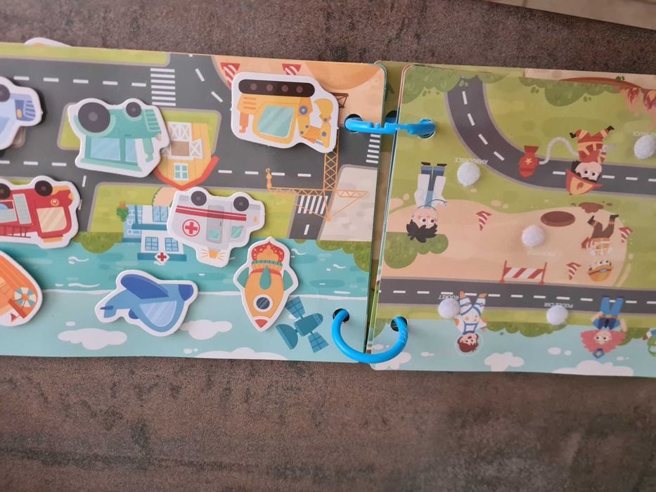 Set jucarii copii mici puzzle Usborne carte activitati si tractor