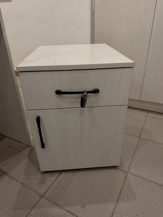 Продам офисную мебель в хорошем состоянии