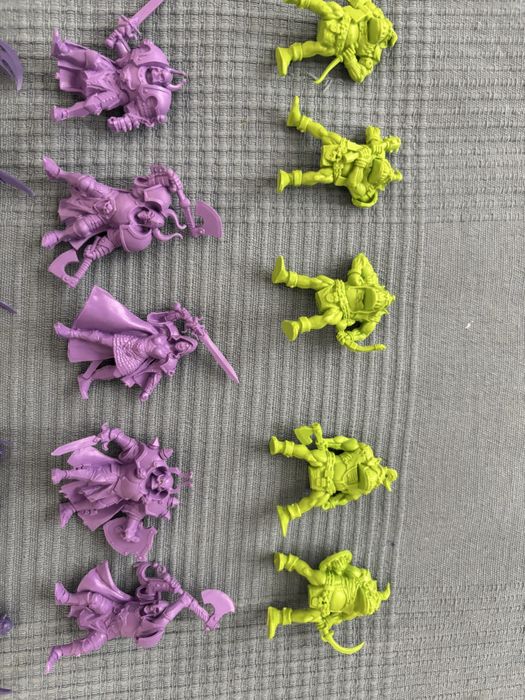 Продам фигурки эльфы, орки, гномы