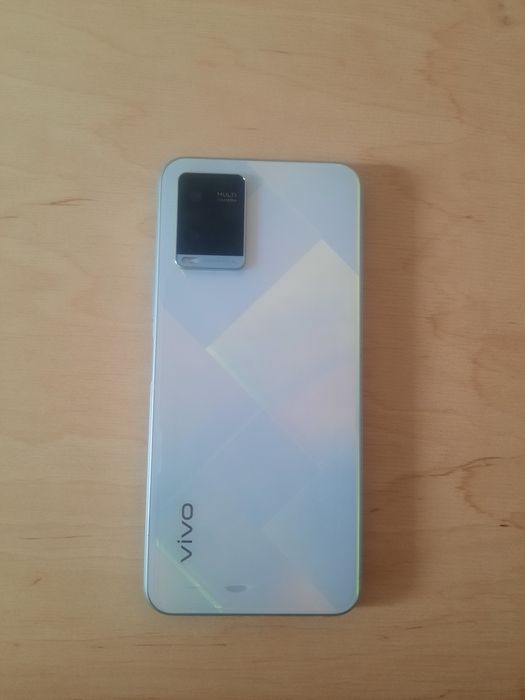 Vivo Y21 бриллиантовое сияние