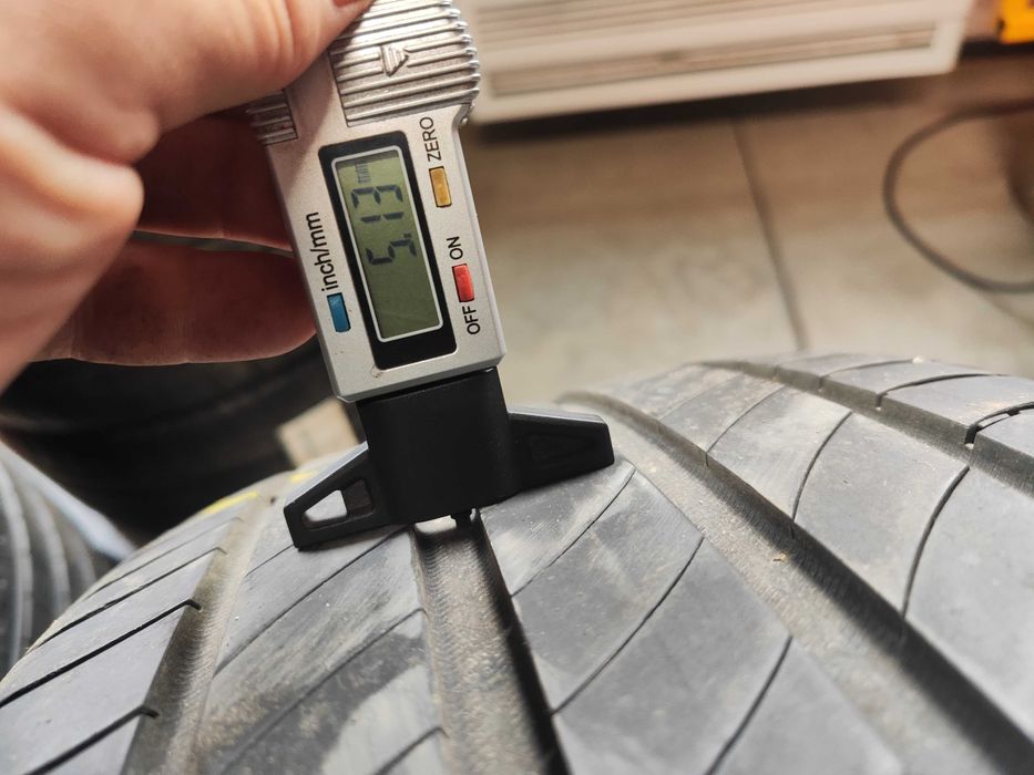 4бр.летни гуми 235/50/19 Michelin