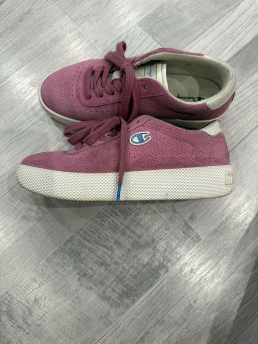 Маратонки Nike, Champion