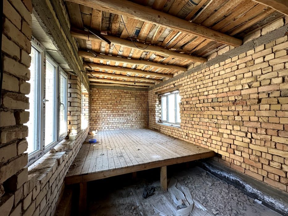 Уй (ховли, участка) сотилади 10 соток 12 та хона, каробка холатида