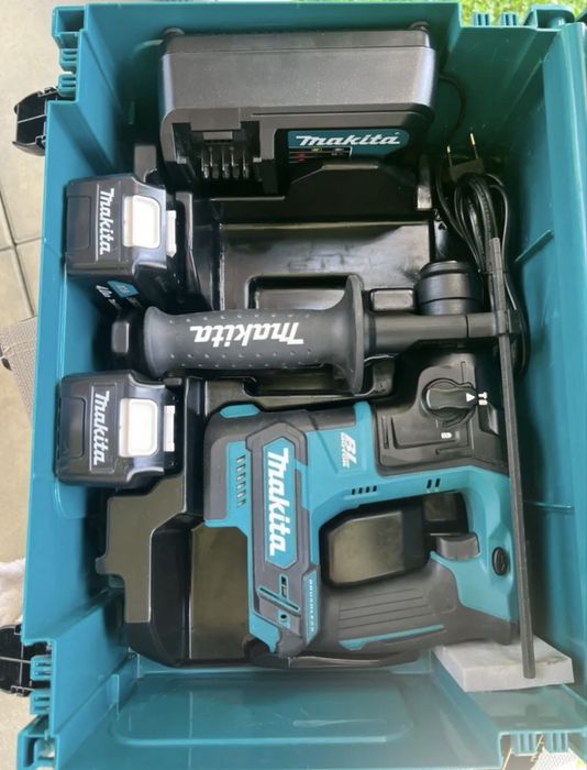 Rotopercutor makita 10,8v+incarcator+2baterii 4Ah+cutie