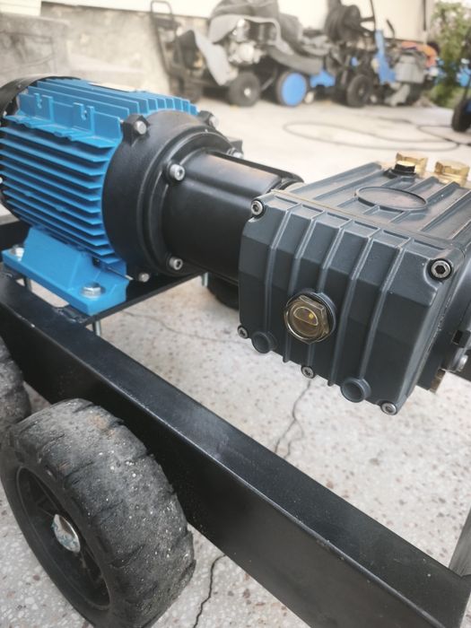 Grup de pompare cu presiune Interpump