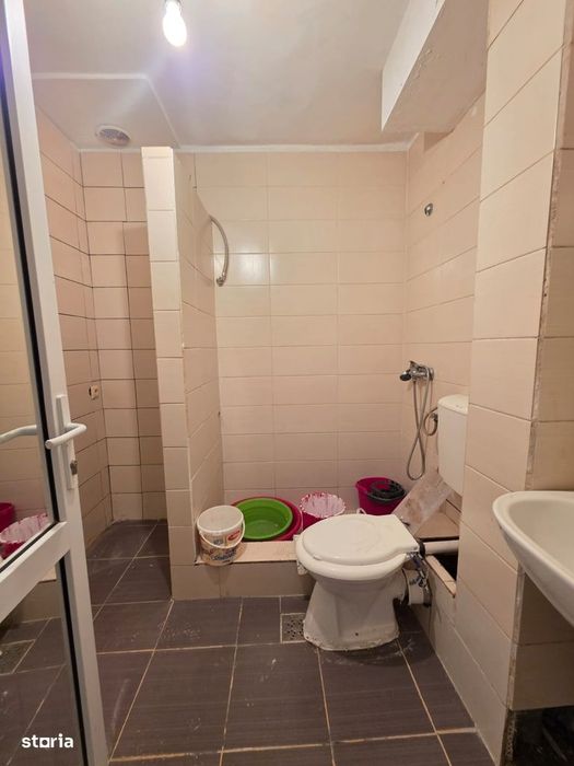 2 camere, Bulevardul Roman Mușat, parter, decomandat, boxă