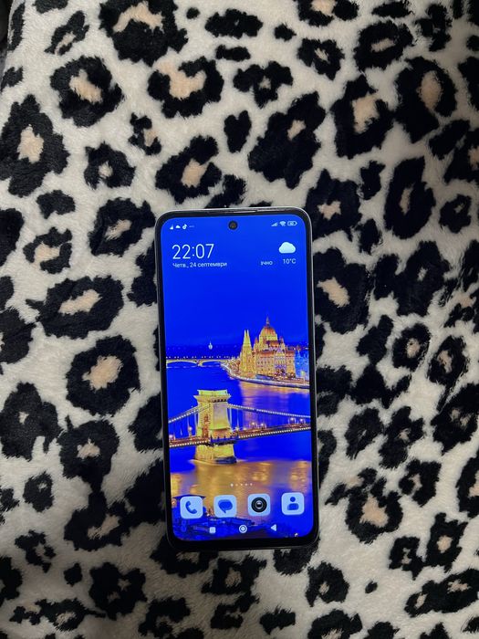 Xiaomi HyperOS REDMI 13