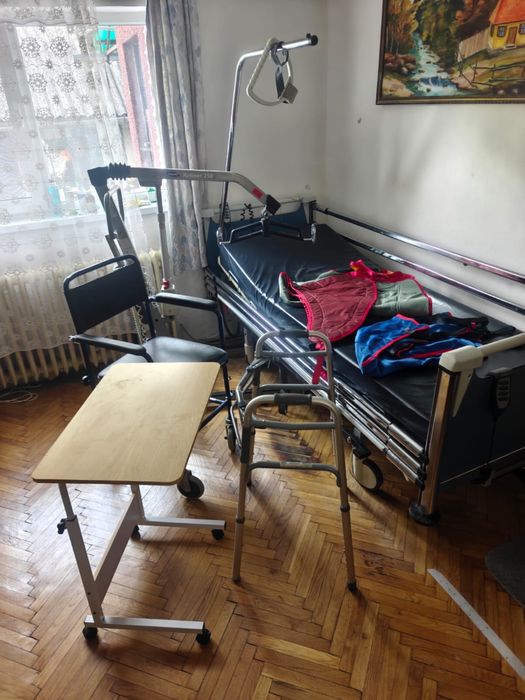 Vand echipamente ingrijire batrani ,bolnavi cu handicap