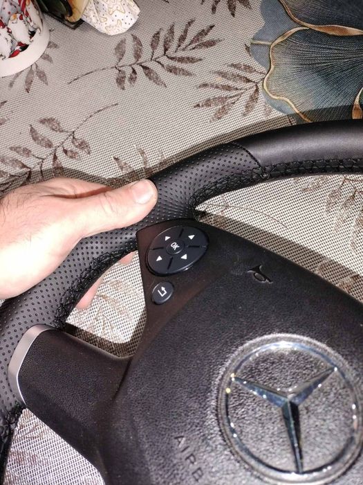 Волан за мерцедес W212 с пера