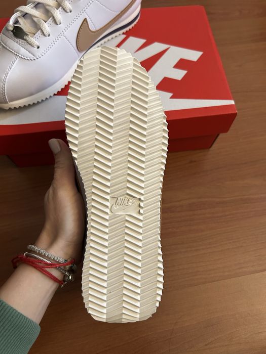 Бели Маратонки Найк (Nike)