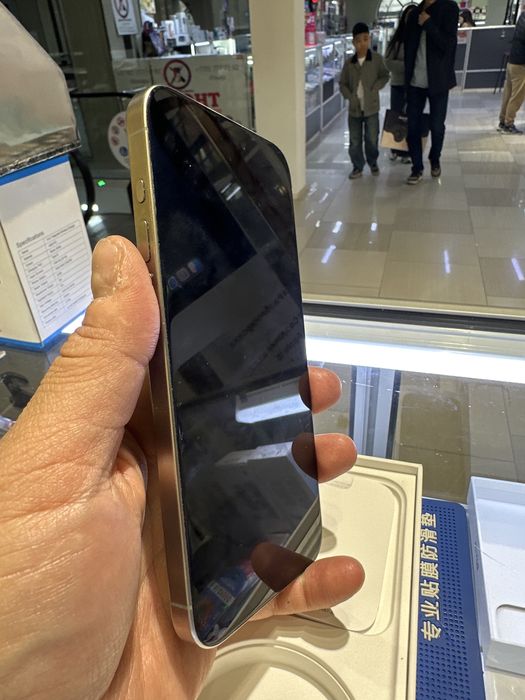 Iphone 15 pro Max 256 . E-SIM . Оригинал. 88%.