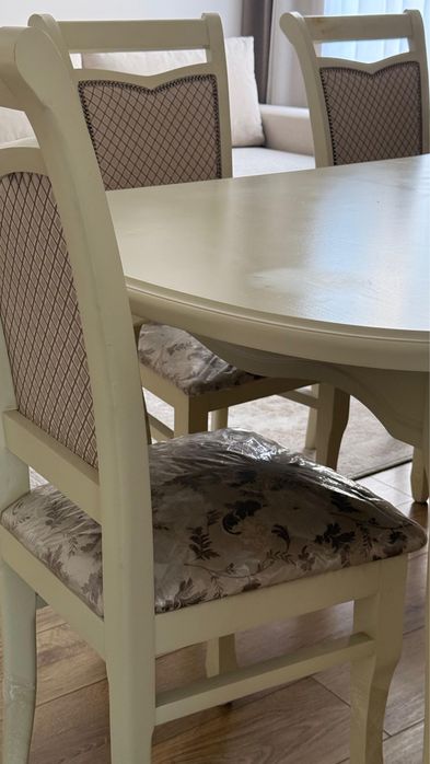 Стол и 10 стульев