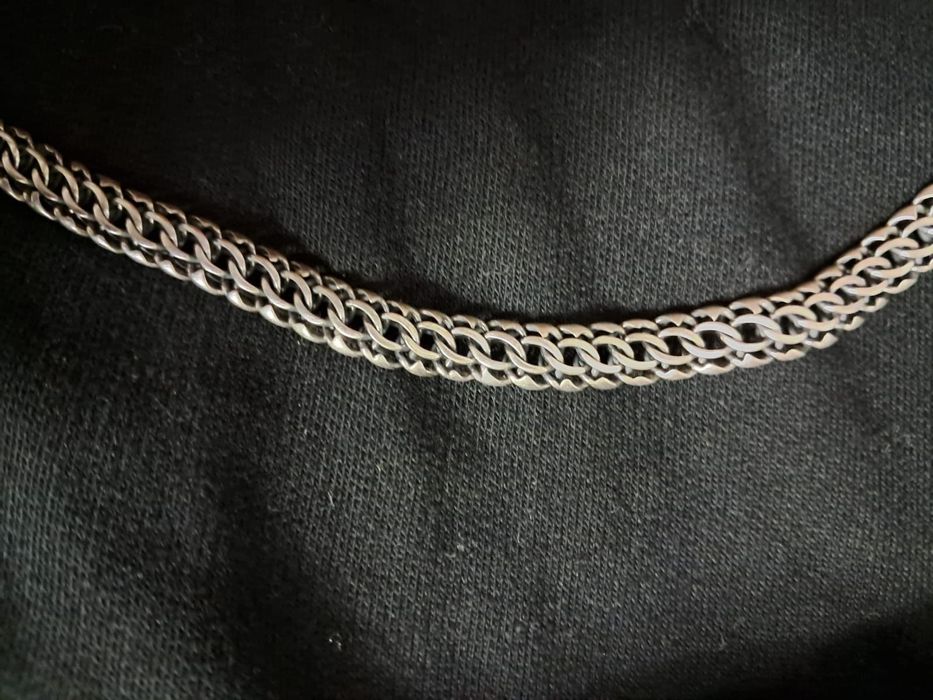 Серебряная цепь на шею