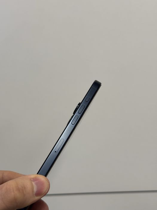 Продавам iPhone 15 PRO MAX 90% батерия