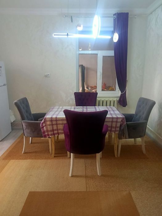 Эски шахар, Чехова кучадан, 6 сотихли ховли сотилади.