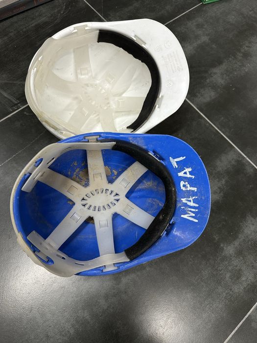 Каска шлем для строителей