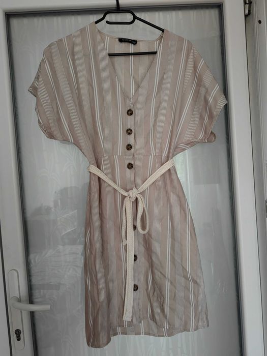 Rochie reserved, marimea xs