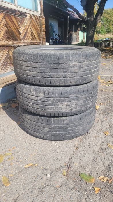 Продам всесезонные шины 215/65/16