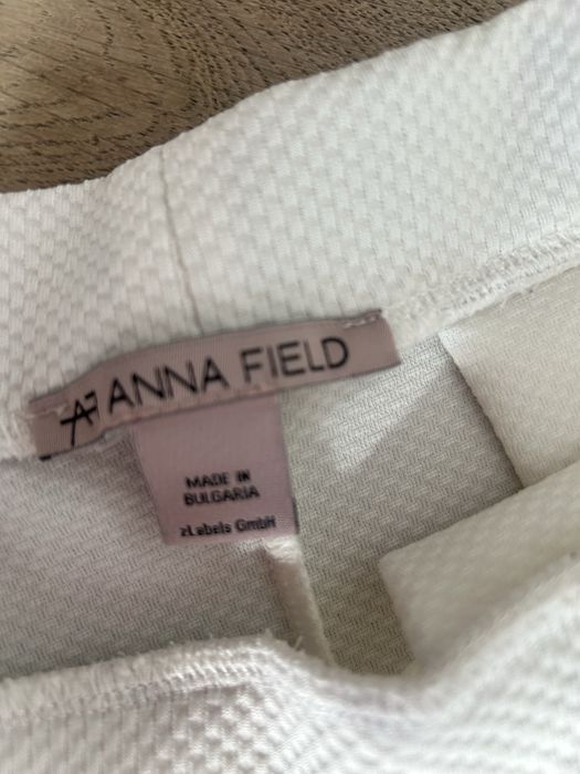 Бяла пола размер S