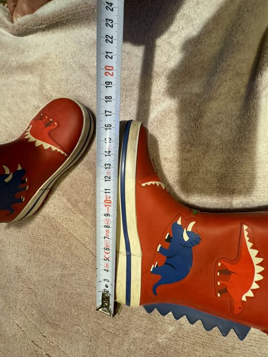 Продавам детски гумени ботуши