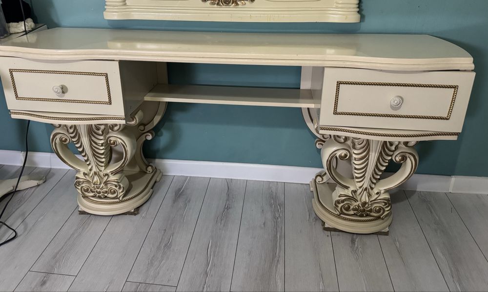 зеркало с тумбой