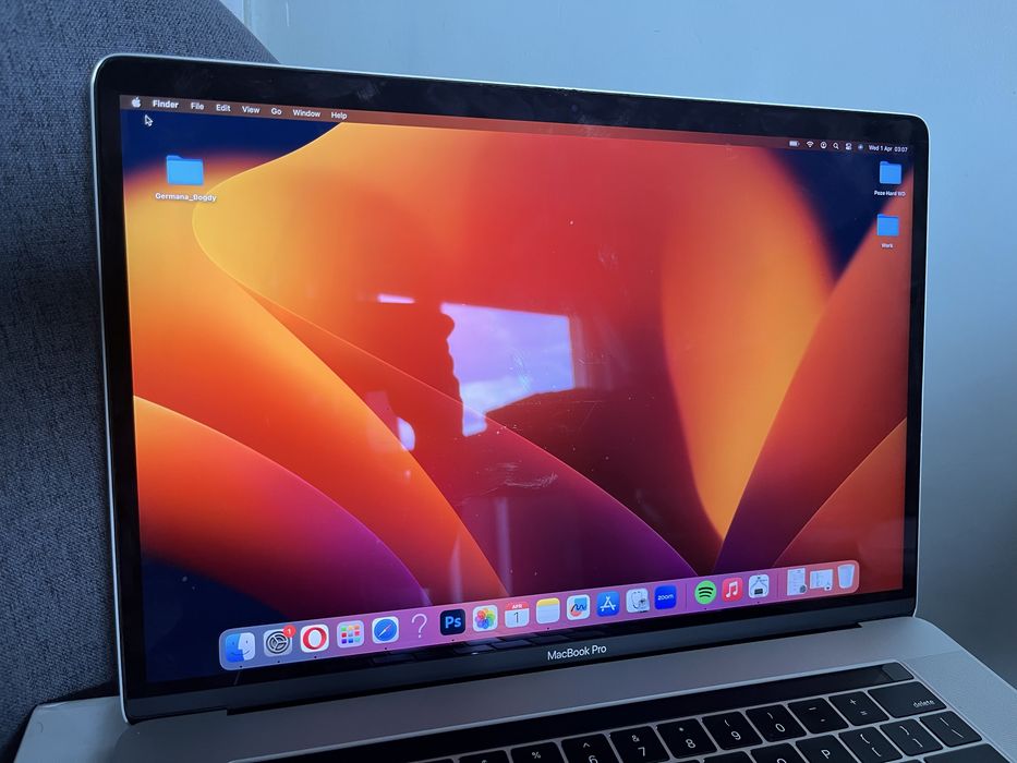 MacBook Pro 15.4" (2017) – CA NOU – Doar 98 Cicluri Baterie – Impecabil