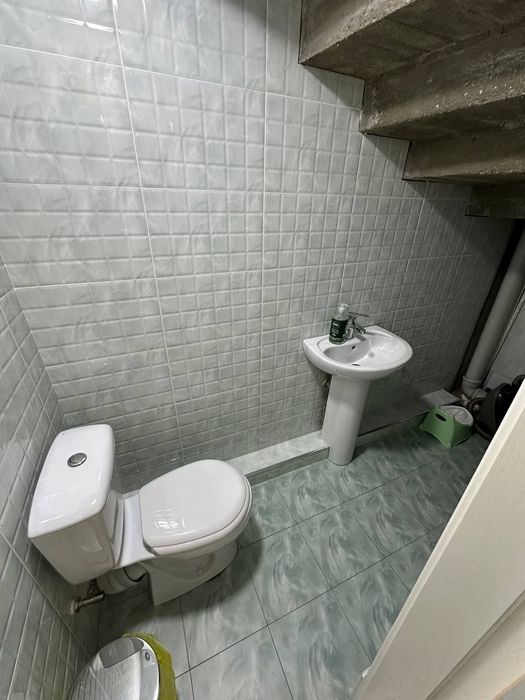 Uchaska sotiladi sergili tumani 2.5 sotix 6 xona