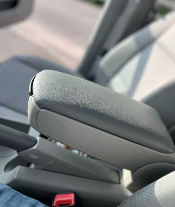 Горна част - капака за подлакътник за Ауди А4 Б6 Б7 Audi A4 B6 B7