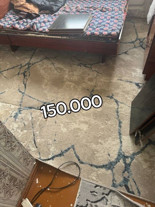 Продается раковина , 2 ковра и 2 люстры