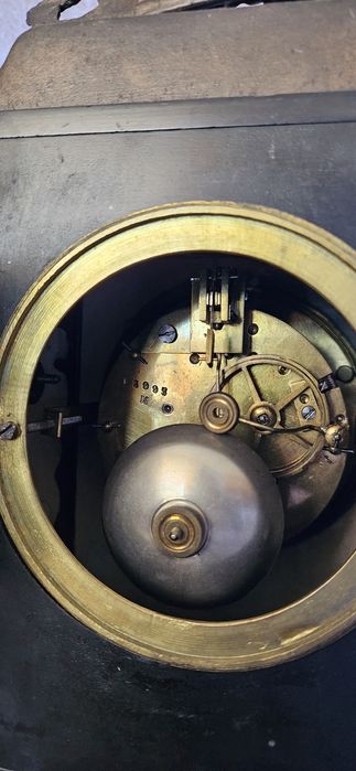 Каминен часовник със свещници